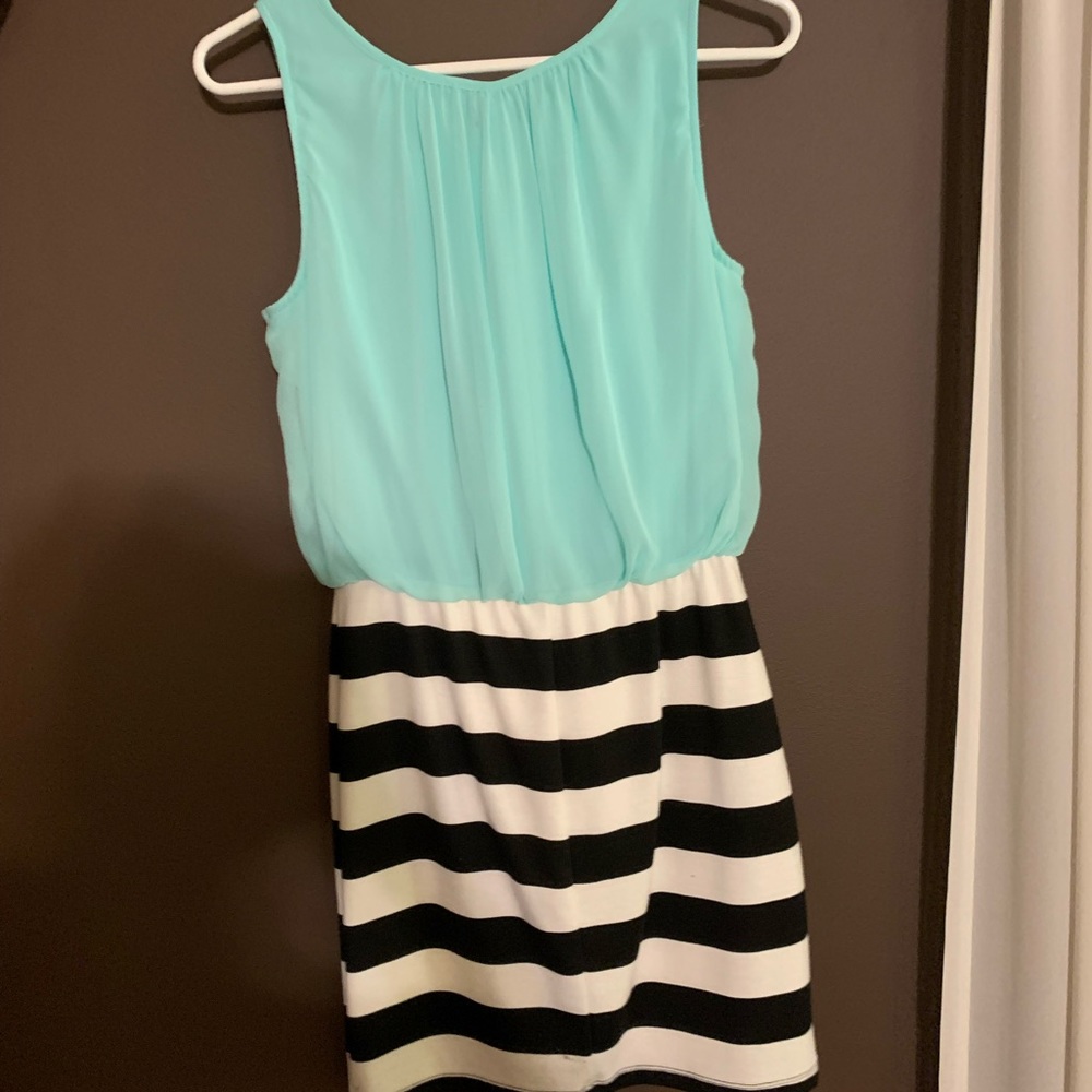 Short teal dress. Worn twice. Size medium.